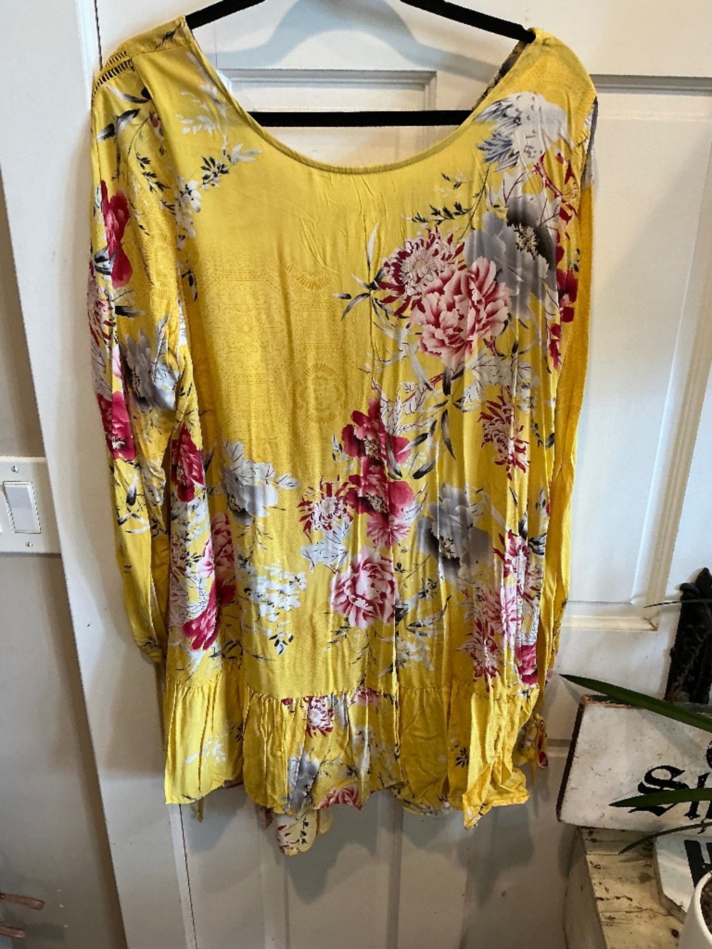 Jaase tunic top brand new with tags!  Pretty!  Size X-Large